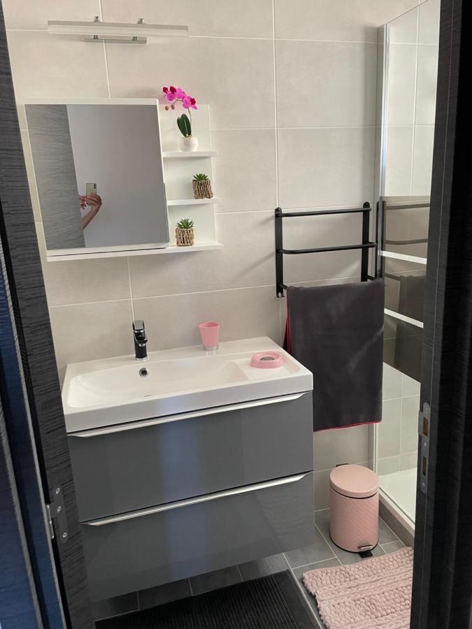 Spacious Marina & See View Appartment 카발레르쉬르메르 외부 사진